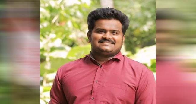 തി​രു​വ​ന​ന്ത​പു​രം എ​സ്എ​ഫ്ഐ ജി​ല്ലാ പ്ര​സി​ഡ​ന്‍റി​നു​നേ​രെ അ​ജ്ഞാ​ത സം​ഘ​ത്തി​ന്‍റെ ആ​ക്ര​മ​ണം