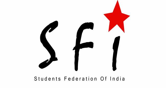 മ​ദ്യ​പാ​ന വീ​ഡി​യോ പു​റ​ത്ത്; എ​സ്എ​ഫ്ഐ തി​രു​വ​ന​ന്ത​പു​രം ജി​ല്ലാ പ്ര​സി​ഡ​ന്‍റി​നെ നീ​ക്കി