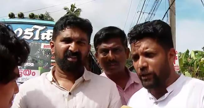പുതുപ്പള്ളി ഫലം വന്ന് മണിക്കൂറുകള്‍ക്കം മണര്‍കാട് സംഘര്‍ഷം: പോലീസ് ലാത്തി വീശി