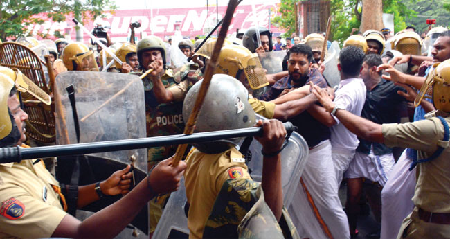 ഷാ​​​ഫി പ​​​റ​​​ന്പി​​​ലി​​​നു നേ​​​രേ പോ​​​ലീ​​​സ് അ​​​തി​​​ക്ര​​​മം: നിയമസ​​​ഭ​​​യി​​​ൽ ബ​​​ഹ​​​ളം, പ്ര​​​തി​​​പ​​​ക്ഷം സ​​​ഭ ബ​​​ഹി​​​ഷ്ക​​​രി​​​ച്ചു