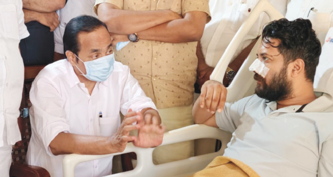 ഷാ​ഫി പ​റ​മ്പി​ല്‍ ആ​ശു​പ​ത്രി വി​ട്ടു