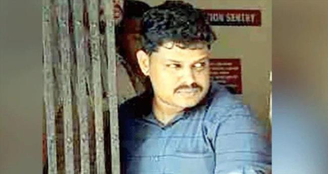 വാ​റ്റ് കേ​സി​ലെ പ്ര​തി​യു​ടെ വീ​ട്ടി​ൽ മോ​ഷ​ണം; എ​ക്സൈ​സ് ഉ​ദ്യോ​ഗ​സ്ഥ​ൻ അ​റ​സ്റ്റി​ൽ