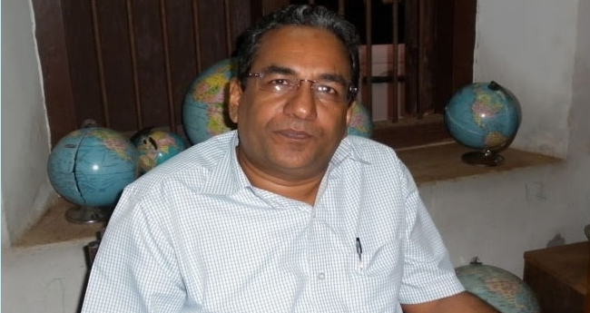 പോ​ളിം​ഗ് സ്റ്റേ​ഷ​നി​ലെ വോ​ട്ട​ർ​മാ​രു​ടെ എ​ണ്ണം 1200 ആ​യി കു​റ​യ്ക്ക​ണ​മെ​ന്ന്