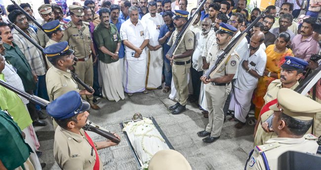 ഷാ​ജി എ​ൻ.​ ക​രു​ണിന് അന്ത്യാഞ്ജലി