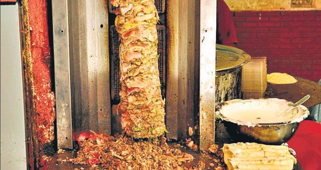 ഷ​വ​ർ​മ പ്ര​ത്യേ​ക പ​രി​ശോ​ധ​ന;  16 കടകൾ അടപ്പിച്ചു