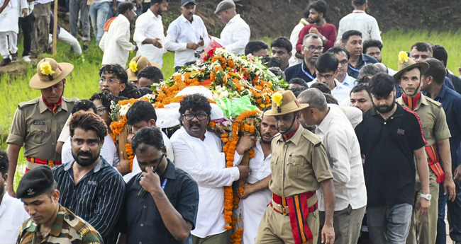 ഷിബു സോറന് യാത്രാമൊഴിയേകി ജന്മഗ്രാമം