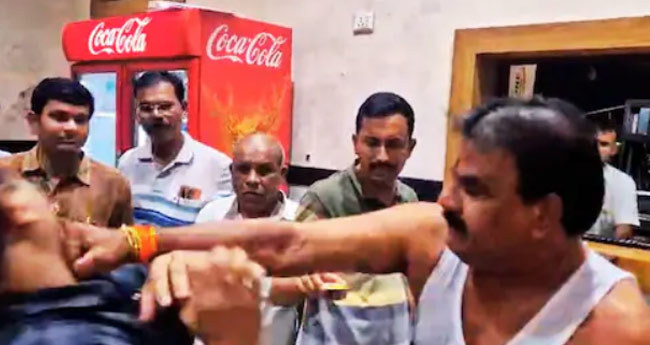 മോശം ഭക്ഷണമെന്ന് കാന്‍റീൻ നടത്തിപ്പുകാരനെ എംഎൽഎ മർദിച്ചു
