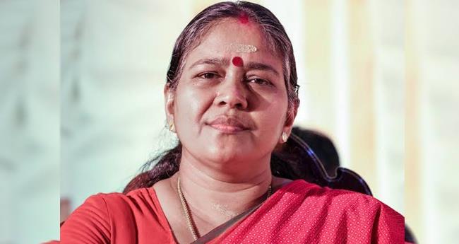 പാ​ല​ക്കാ​ട്ട് ശോ​ഭ​യെ സ്ഥാ​നാ​ർ​ഥി​യാ​ക്ക​ണ​മെ​ന്ന് ന​ദ്ദ​യ്ക്ക് ക​ത്ത്; സി. ​കൃ​ഷ്ണ​കു​മാ​ർ അ​ഴി​മ​തി​ക്കാ​ര​നെ​ന്നും വിമർശനം