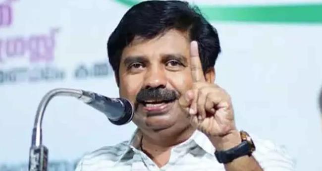 നി​ല​മ്പൂ​ർ ഉ​പ​തെ​ര​ഞ്ഞെ​ടു​പ്പ്; ആ​ര്യാ​ട​ൻ ഷൗ​ക്ക​ത്ത് യു​ഡി​എ​ഫ് സ്ഥാ​നാ​ർ​ഥി