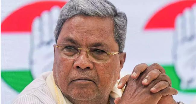 ഭൂ​മി അ​ഴി​മ​തി കേ​സ്; പ്രോ​സി​ക്യൂ​ഷ​ൻ അ​നു​മ​തി​ക്കെ​തി​രാ​യ സി​ദ്ധ​രാ​മ​യ്യ​യു​ടെ ഹ​ർ​ജി ത​ള്ളി