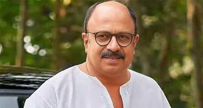 ഒ​ളി​വ് ജീ​വി​തം അ​വ​സാ​നി​പ്പി​ച്ച് സി​ദ്ദി​ഖ്; അ​ഭി​ഭാ​ഷ​ക​നു​മാ​യി ച​ർ​ച്ച ന​ട​ത്തി