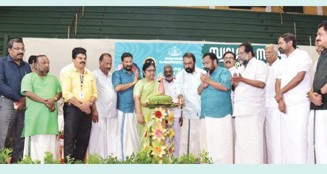 ആ​ഘോ​ഷ​വേ​ള​ക​ളി​ൽ യൂണിഫോം വേണ്ട: വിദ്യാഭ്യാസ മന്ത്രി