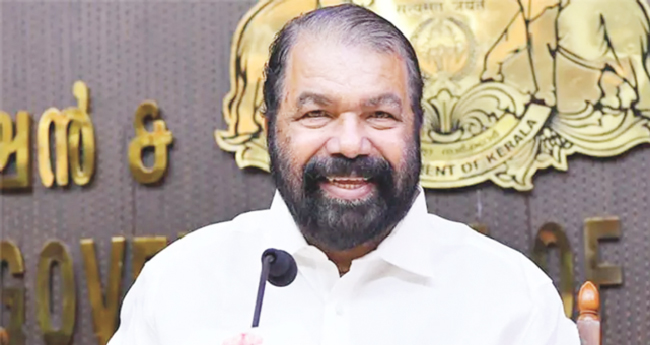 “കു​ട്ടി​യു​ടെ മാ​ന​സി​ക സം​ഘ​ര്‍​ഷ​ത്തി‍​ന്‍റെ ഉ​ത്ത​ര​വാ​ദി​ത്വം സ്‌​കൂ​ളി​ന്” ; പള്ളുരുത്തി സ്കൂളിനെ വി‌ടാതെ മന്ത്രി ശിവൻകുട്ടി