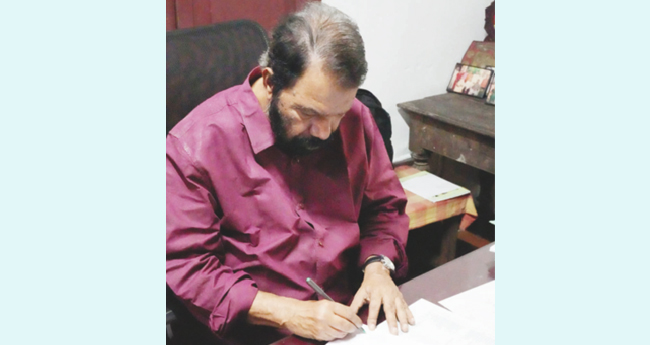 ക​ണ്ണൂ​രി​ൽ എ​ഇ​ഒ ഓ​ഫീ​സി​ൽ  മ​ന്ത്രിയു​ടെ മി​ന്ന​ൽ പ​രി​ശോ​ധ​ന