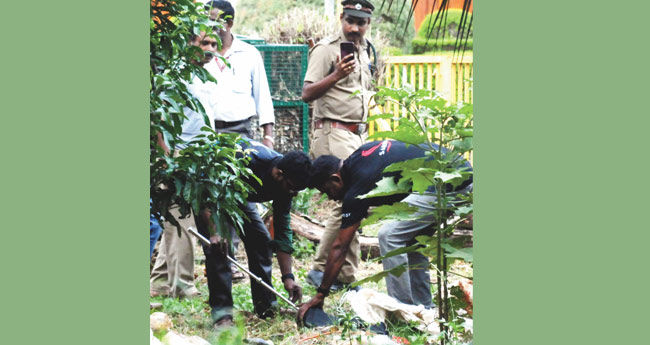 സെ​ക്ര​ട്ടേ​റി​യറ്റ് പാമ്പ് വളർത്തൽ കേന്ദ്രമോ?