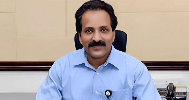ഗ​ഗ​ൻ​യാ​ൻ പ​ദ്ധ​തി  യാ​ഥാ​ർ​ഥ്യ​ത്തി​ന​രി​കെ:  ഐ​എ​സ്ആ​ർ​ഒ ചെ​യ​ർ​മാ​ൻ