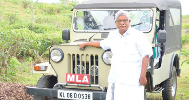ടോപ് ഗിയറില്‍ പീരുമേട് കയറിയ ജീപ്പും മുന്നില്‍ വാഴൂര്‍ സോമനും