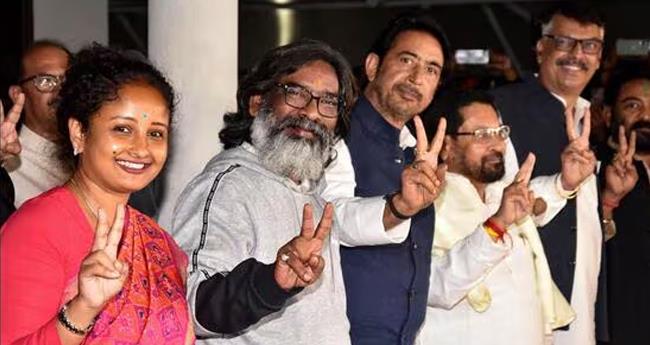 ജാ​ർ​ഖ​ണ്ഡി​ൽ സ​ർ​ക്കാ​ർ രൂ​പീ​ക​ര​ണ ച​ർ​ച്ച​ക​ളു​മാ​യി ഇ​ന്ത്യാ സ​ഖ്യം; ഹേ​മ​ന്ത് സോ​റ​ൻ ത​ന്നെ മു​ഖ്യ​മ​ന്ത്രി​യാ​യേ​ക്കും