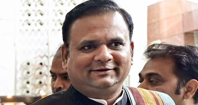 ശിവസേന ഗ്രൂപ്പ് തർക്കം: സ്പീക്കർക്ക് സുപ്രീംകോടതിയുടെ  രൂക്ഷ വിമർശനം