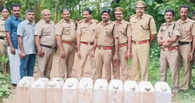 പാ​ല​ക്കാ​ട് 270 ലി​റ്റ​ർ സ്പി​രി​റ്റ് പി​ടി​കൂ​ടി