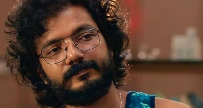 ചി​ത്രീ​ക​ര​ണ​ത്തി​നി​ടെ ശ്രീ​നാ​ഥ് ഭാ​സി ല​ഹ​രി ആ​വ​ശ്യ​പ്പെ​ട്ടെ​ന്ന് നി​ർ​മാ​താ​വ്