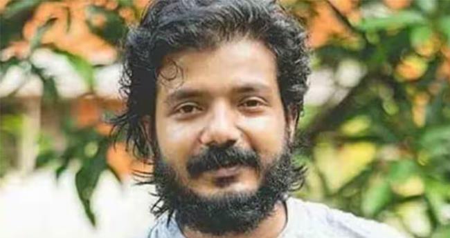 ന​ട​ന്‍ ശ്രീ​നാ​ഥ് ഭാ​സി​യു​ടെ ലൈ​സ​ന്‍​സ് സ​സ്‌​പെ​ന്‍​ഡ് ചെ​യ്തു