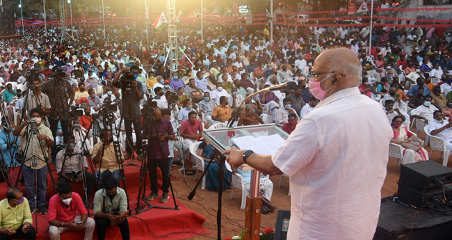 രാ​ജ്യ​ത്തെ കോ​ർ​പ​റേ​റ്റു​ക​ൾ​ക്കു  പ​തി​ച്ചു ന​ൽ​കി: എ​സ്ആ​ർ​പി