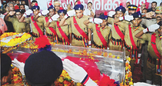 ജ​ന​മൈ​ത്രി പോ​ലീ​സി​നെ  നാ​ട്ടു​കാ​രു​ടെ കൂ​ട്ടു​കാ​രാ​ക്കി;  സ്റ്റു​ഡ​ന്‍റ് പോ​ലീ​സ് കു​ട്ടി​ക​ളു​ടെ  അ​ധ്യാ​പ​ക​രും