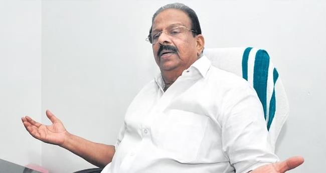 ടി.​പി. വ​ധ​ക്കേ​സ് പ്ര​തി തോ​ക്കു​ക​ട​ത്തി​യ​ത് ഭ​ര​ണ​ത്ത​ണ​ലി​ലെ​ന്ന് സു​ധാ​ക​ര​ൻ