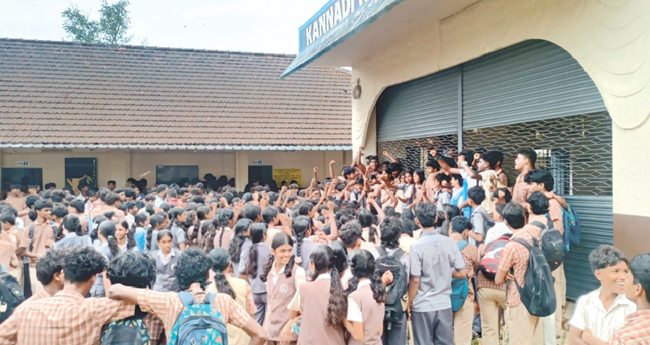 ഒ​ന്പ​താം ക്ലാ​സു​കാ​ര​ന്‍റെ ആ​ത്മ​ഹ​ത്യ; ര​ണ്ട് അ​ധ്യാ​പി​ക​മാ​രെ സ​സ്‌​പെ​ന്‍​ഡ് ​ചെ​യ്തു