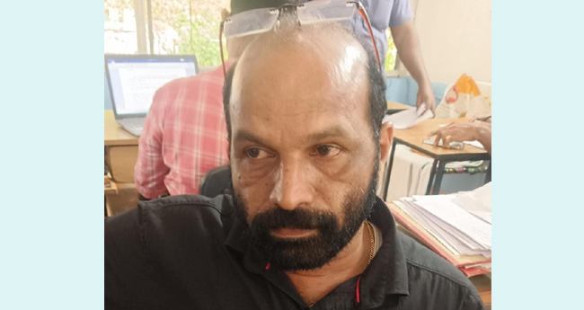 കൈ​ക്കൂ​ലി വാ​ങ്ങു​ന്ന​തി​നി​ടെ കെ​എ​സ്ഇ​ബി സ​ബ് എ​ൻ​ജി​നി​യ​ർ പി​ടി​യി​ൽ