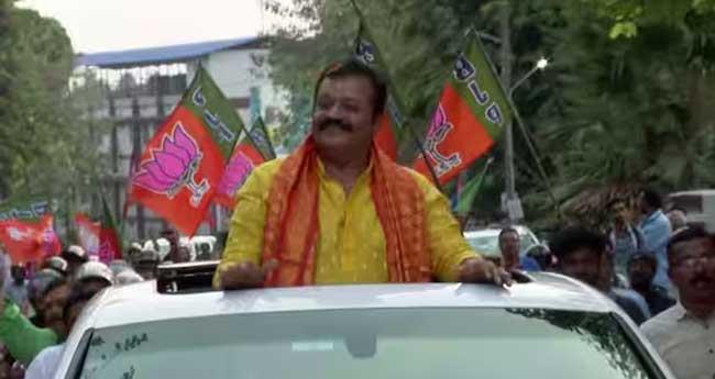തൃശൂരിലേത് യുദ്ധമല്ല പോരാട്ടം; സുരേഷ് ഗോപി