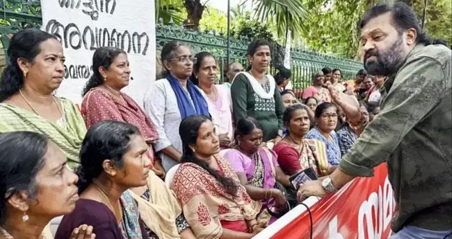ആ​ശ​മാ​ർ വീ​ട്ടി​ൽ വ​ന്ന് ക്ഷ​ണി​ച്ചി​ട്ടാ​ണ് അ​വ​രെ കാ​ണാ​ൻ പോ​യ​ത്:  സു​രേ​ഷ് ഗോ​പി