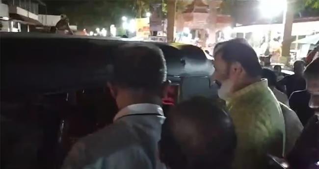 ഔ​ദ്യോ​ഗി​ക വാ​ഹ​നം ക​ണ്ടി​ല്ല; ഓ​ട്ടോ​യി​ൽ യാ​ത്ര ചെ​യ്ത് മ​ന്ത്രി സു​രേ​ഷ് ഗോ​പി