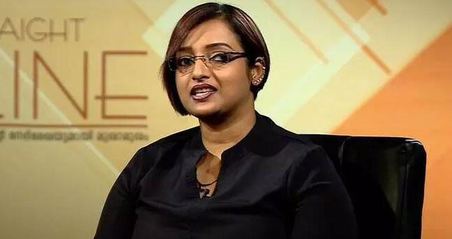  അന്വേഷണ ഉദ്യോഗസ്ഥർ  ആ​വ​ശ്യ​പ്പെ​ട്ടാ​ല്‍ ഹാ​ജ​രാ​ക​ണം ; സ്വപ്ന സുരേഷിനോടു ഹൈക്കോടതി