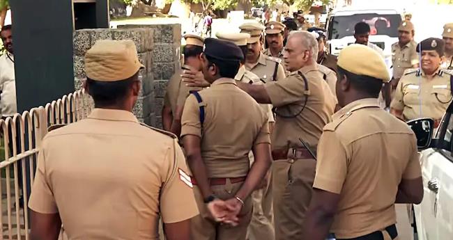 ത​മി​ഴ്നാ​ട്ടി​ൽ സ്കൂ​ളി​ൽ വി​ദ്യാ​ർ​ഥി​നി​ക്ക് പീ​ഡ​നം; സീ​നി​യ​ർ വി​ദ്യാ​ർ​ഥി​ക​ൾ അ​റ​സ്റ്റി​ൽ