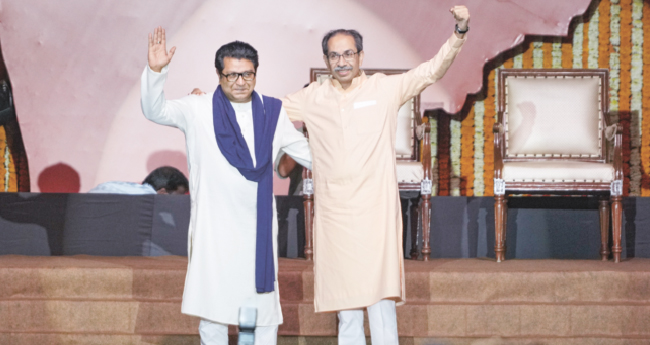 നിർബന്ധിത ഹിന്ദിക്കെതിരേ മഹാരാഷ്‌ട്രയിൽ  താ​ക്ക​റെ​മാ​ർ ഒ​ന്നി​ച്ചു