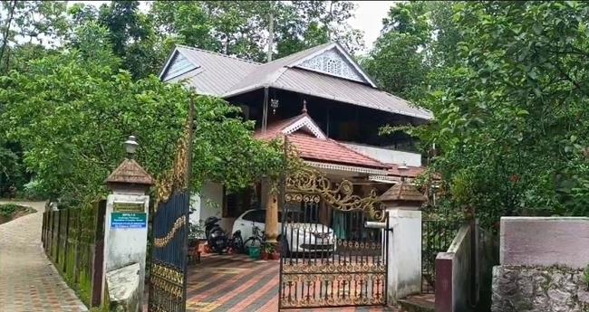 ഏ​റ്റു​മാ​നൂ​രി​ല്‍ വീ​ട് കു​ത്തി തു​റ​ന്ന് വ​ൻ മോ​ഷ​ണം