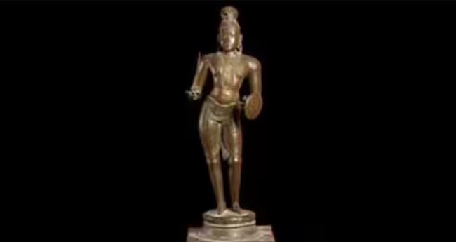 തി​രു​മ​ങ്കൈ ആ​ള്‍​വാ​ളി​ന്‍റെ  പ്ര​തി​മ ഓ​ക്‌​സ്‌​ഫോ​ർ​ഡ് സ​ർ​വ​ക​ലാ​ശാ​ല ഇ​ന്ത്യ​യ്ക്ക് തി​രി​കെ ന​ല്‍​കും