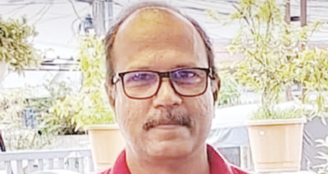 വി​നോ​ദസ​ഞ്ചാ​രി​ക്ക്  കൊ​ക്ക​യി​ൽ വീ​ണ് ദാ​രു​ണാ​ന്ത്യം