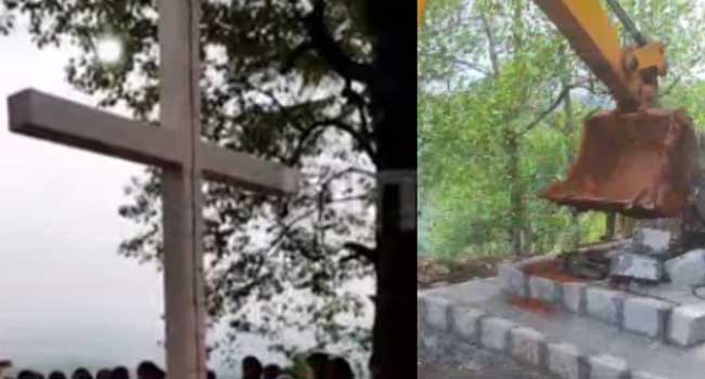 തൊ​​​​മ്മ​​​​ൻ​​​​കു​​​​ത്തിൽ കലിയടങ്ങാതെ വനംവകുപ്പ്; കു​​​​രി​​​​ശ് ത​​​​ക​​​​ർ​​​​ത്ത സ്ഥ​​​​ല​​​​ത്തെ പ്രാ​​​​ർ​​​​ഥ​​​​നാ​​​​പീ​​​​ഠ​​​​വും ​​​​ത​​​​ക​​​​ർ​​​​ത്തു