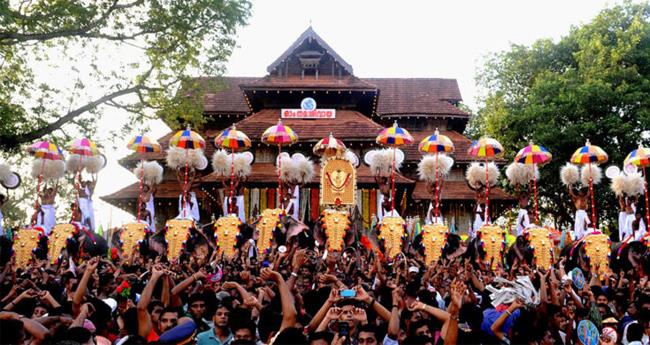 തൃ​ശൂ​ർ പൂ​രം പ്ര​തി​സ​ന്ധി​യി​ൽ; വ​നം​വ​കു​പ്പ് സ​ർ​ക്കു​ല​ർ പി​ൻ​വ​ലി​ക്ക​ണമെന്ന് പാ​റ​മേ​ക്കാ​വ്, തി​രു​വ​മ്പാ​ടി ദേ​വ​സ്വം