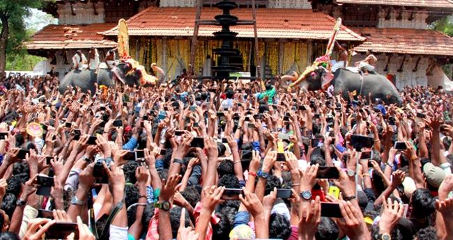 പൂ​രം വ​ര​വാ​യ്... ഇ​നി കാ​ത്തി​രി​പ്പി​ന്‍റെ കൗ​ണ്ട് ഡൗ​ണ്‍; ബു​ധ​നാ​ഴ്ച കൊ​ടി​യേ​റ്റ്
