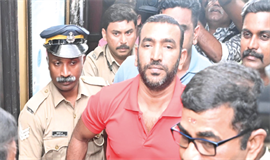 ജൂ​​​ണി​​​യ​​​റെ മ​​​ർ​​​ദി​​​ച്ച ‘സീനിയർ’ റി​മാ​ൻ​ഡി​ൽ
