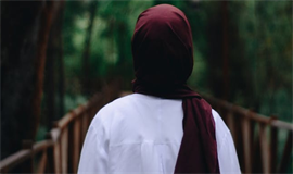 മാ​​​ന​​​ദ​​​ണ്ഡം പാ​​​ലി​​​ച്ചാ​​​ൽ വി​​​ദ്യാ​​​ർ​​​ഥി​​​നി​​​യെ സ്വീ​​​ക​​​രി​​​ക്കു​​​മെ​​​ന്ന് പ്രി​​​ൻ​​​സി​​​പ്പ​​​ൽ