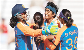 ഇംഗ്ലണ്ടിന് എതിരേ ഇ​ന്ത്യ​ന്‍ വ​നി​ത​ക​ള്‍ക്ക് ച​രി​ത്ര പ​ര​മ്പ​ര