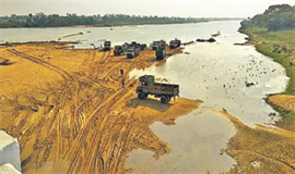 പുഴമണല്‍ ഖനനം  നിയമക്കുരുക്കില്‍