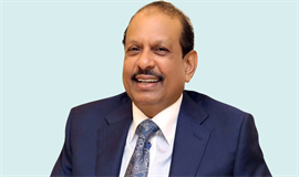 എം.​എ. യൂ​സ​ഫ​ലി 10 കോ​ടി രൂ​പ സം​ഭാ​വ​ന ന​ൽ​കി