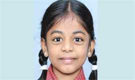 പി​​​താ​​​വിന്‍റെ  സ്കൂ​ട്ട​റി​ൽ​നി​ന്നു  വീ​ണ ര​ണ്ടാം ക്ലാ​സ് വി​ദ്യാ​ർ​ഥി​നി  ബ​സ് കയറി മ​രി​ച്ചു