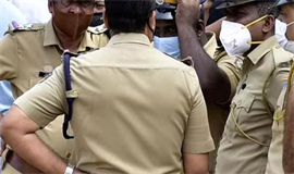 സു​ര​ക്ഷ​യ്ക്കാ​യി രാ​ജ്‌​ഭ​വ​ൻ ആ​വ​ശ്യ​പ്പെ​ട്ട  പോ​ലീ​സു​കാ​രെ ന​ൽ​കാ​തെ സ​ർ​ക്കാ​ർ